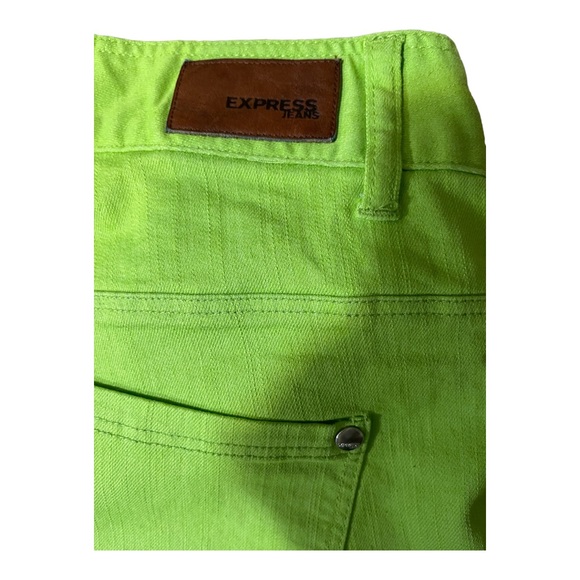 Express Shorts Green size 8 - Picture 4 of 5